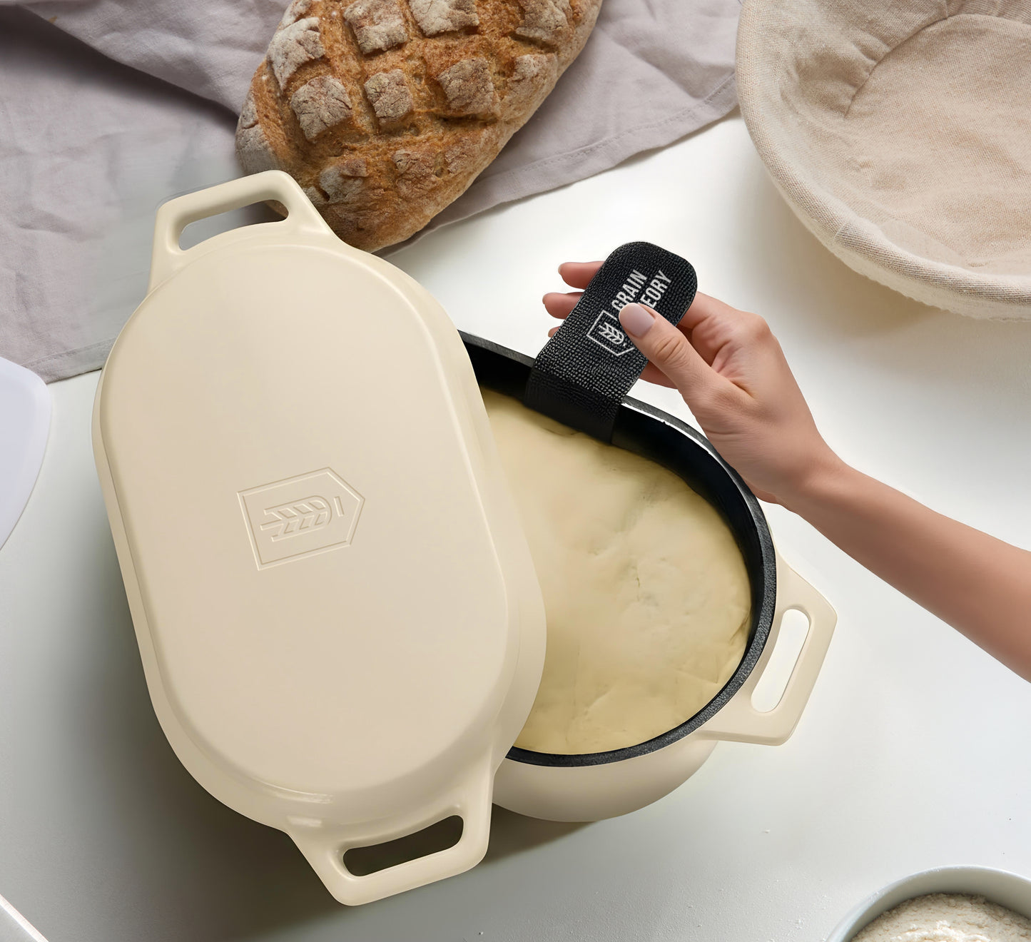 OBLONG DUTCH OVEN, IVORY